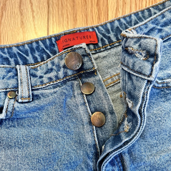 High Waisted Denim Jean Shorts - Picture 3 of 5